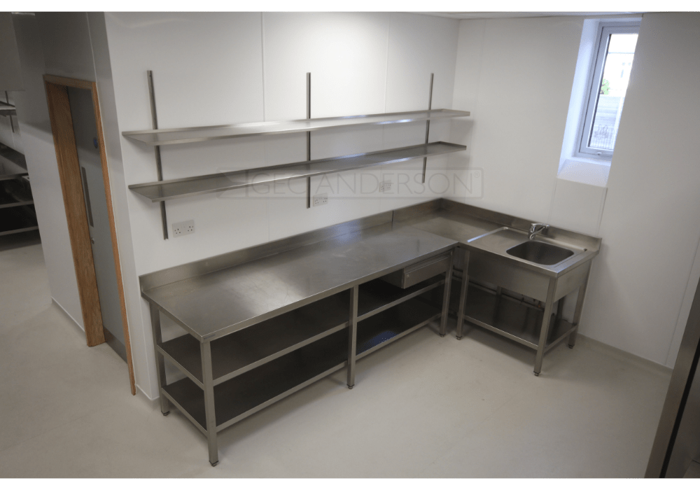 Preparation area worktop in one piece with legs