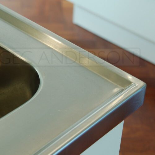 Precision-Cut Sink Edges for a Seamless Look | GEC Anderson